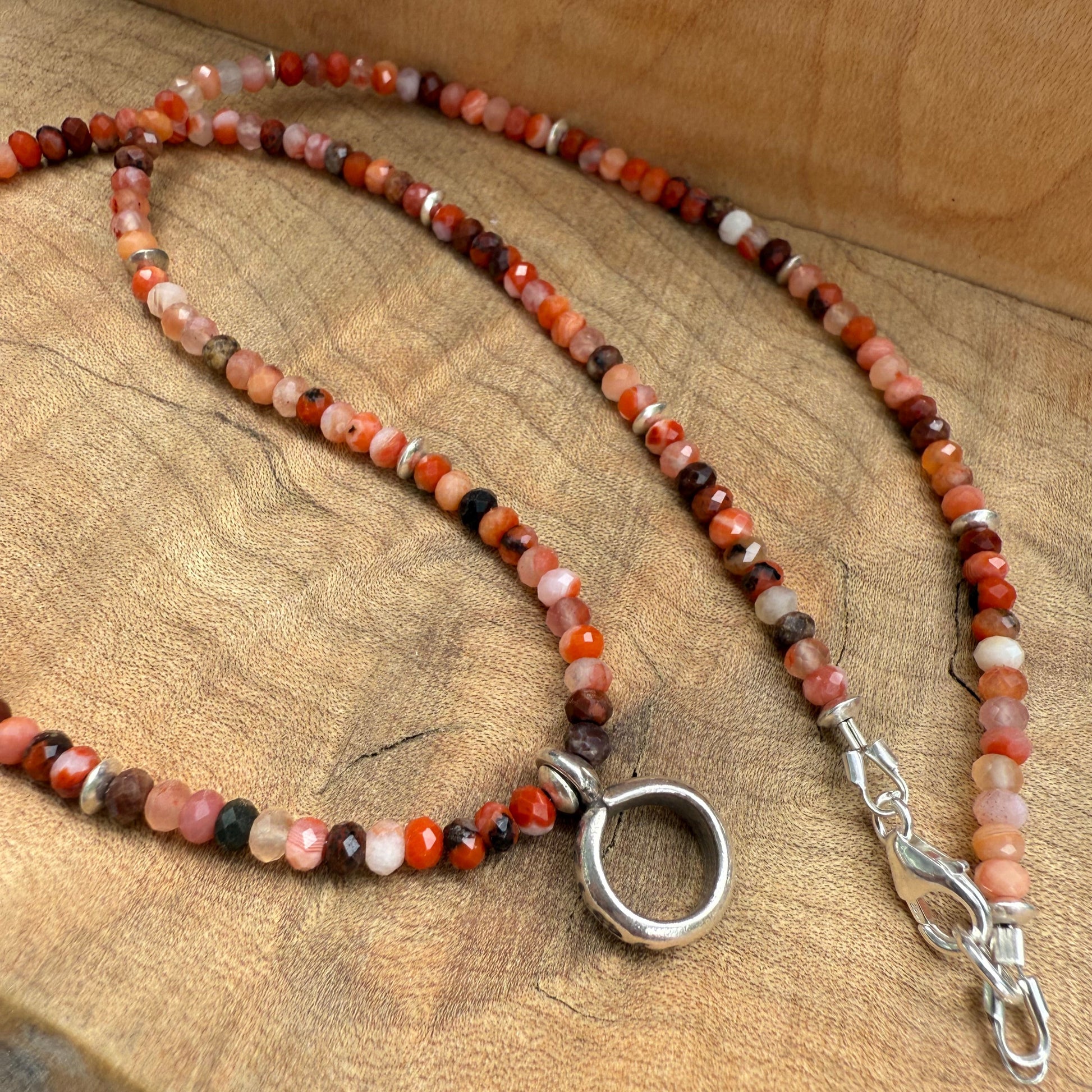 Red agate beaded necklace 