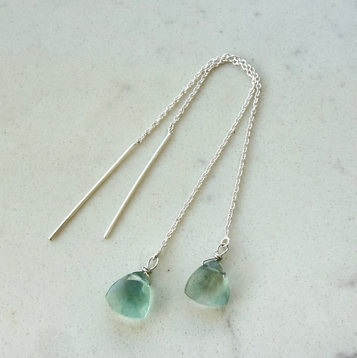 Enfile-chaîne en argent sterling avec pendentifs en pierres précieuses