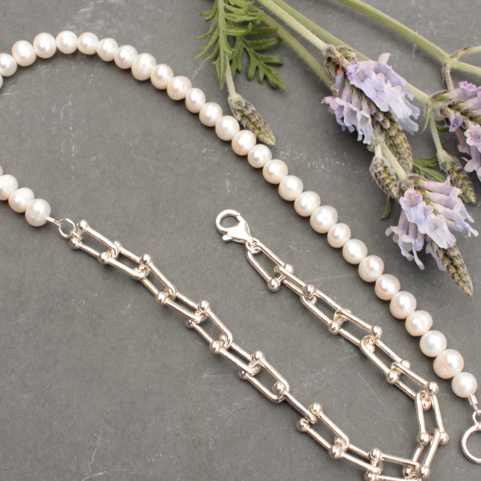 Pearl necklace with silver hardware chain