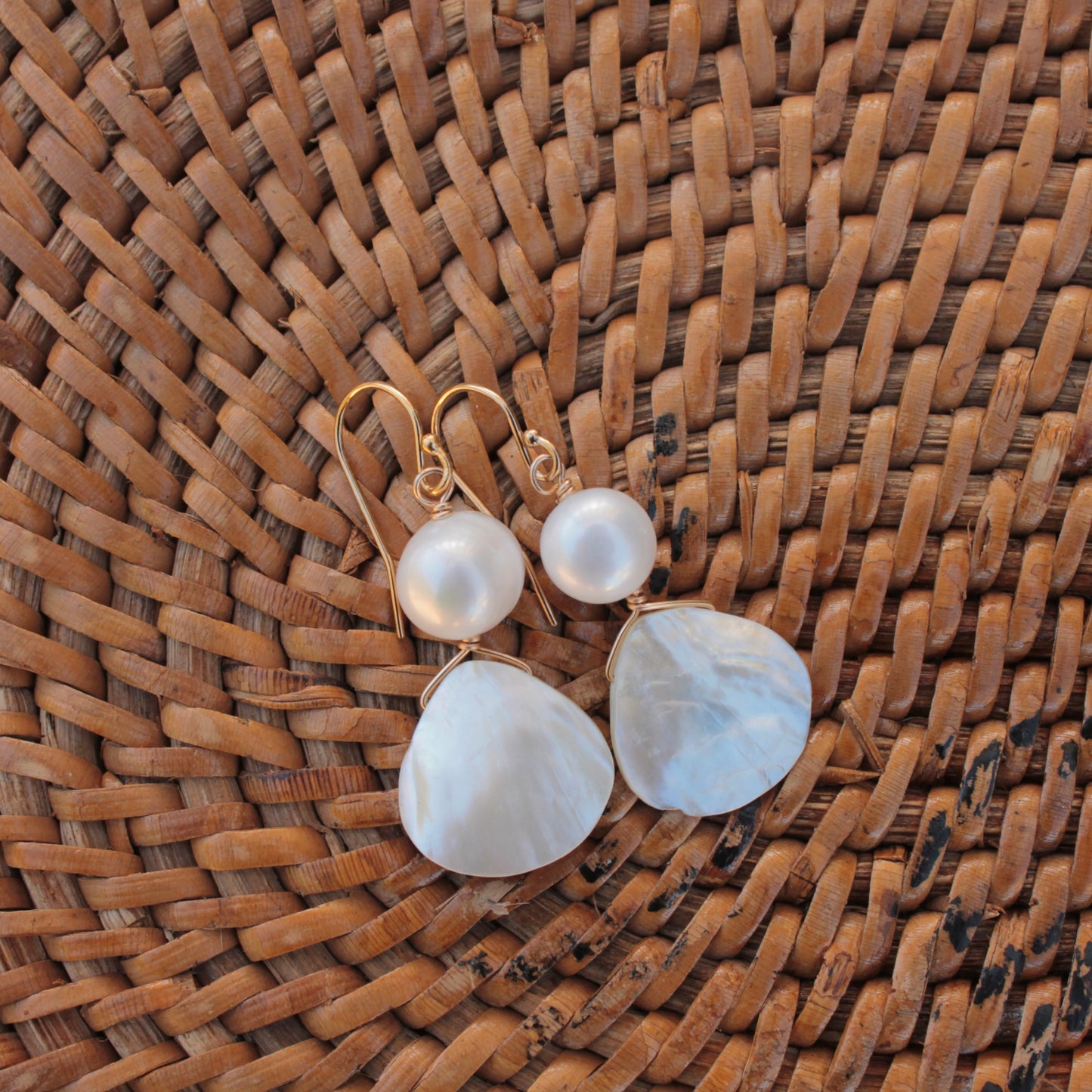 Mother of Pearl Teardrop with Pearl