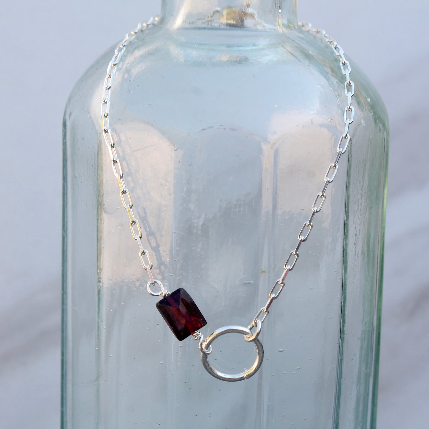 Bracelet Grenat Rouge et Cercle Argenté