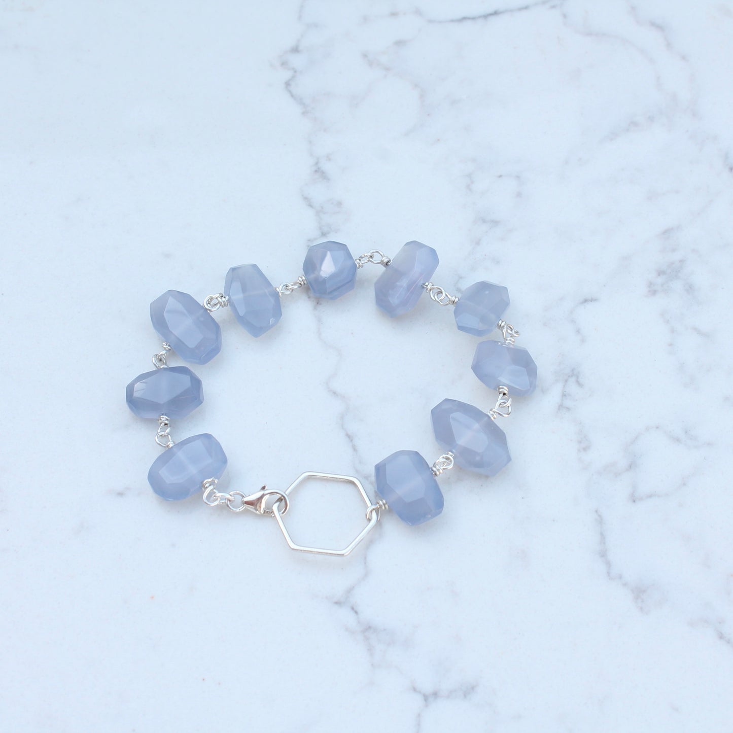 Bracelet en calcédoine bleue épaisse